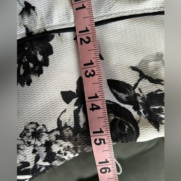 Elegant White House Black Market Bustier - size 10 - Picture 8 of 12